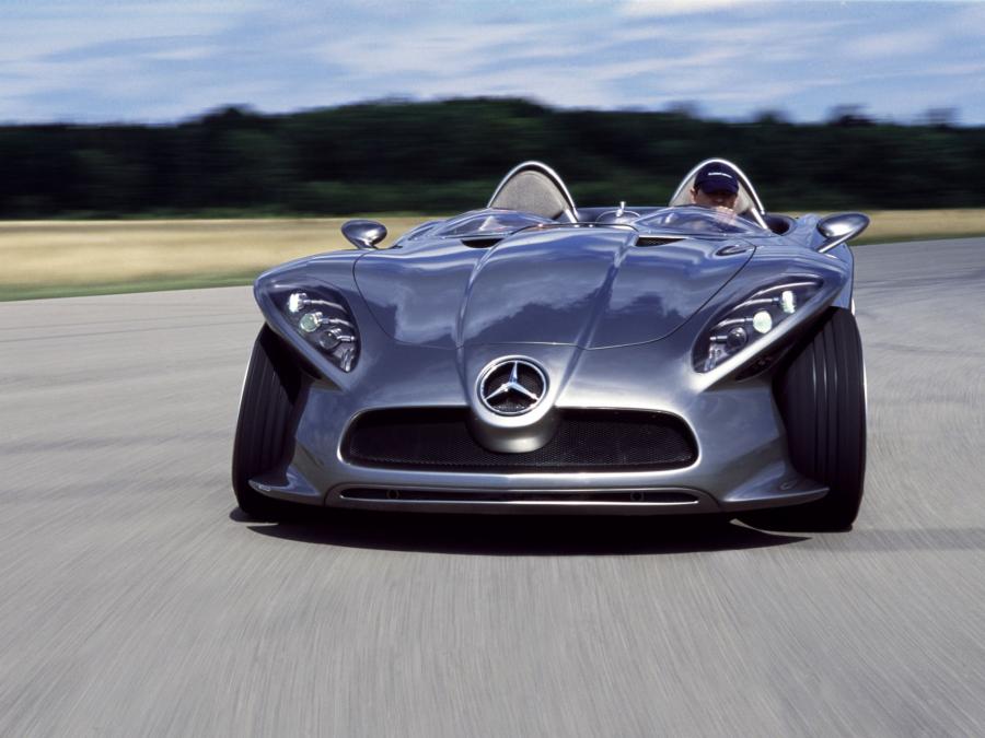  Mercedes-Benz F400 Carving Concept 2001 года  (фото 13 из 21)